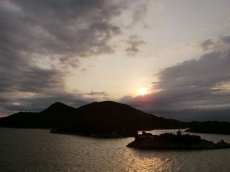 夜明けの仙酔島